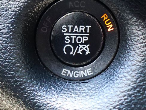 Used 2016 Jeep Cherokee Limited image 55