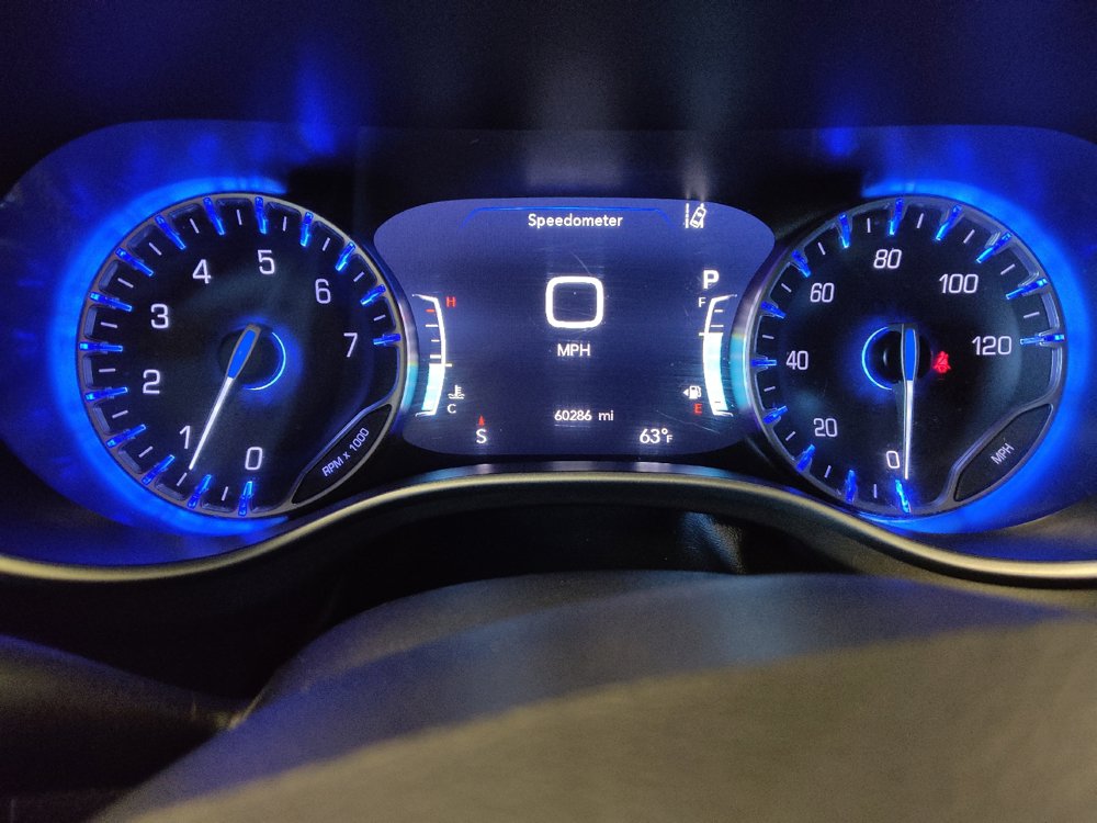 Used 2023 Chrysler Pacifica Touring-L FWD image 23
