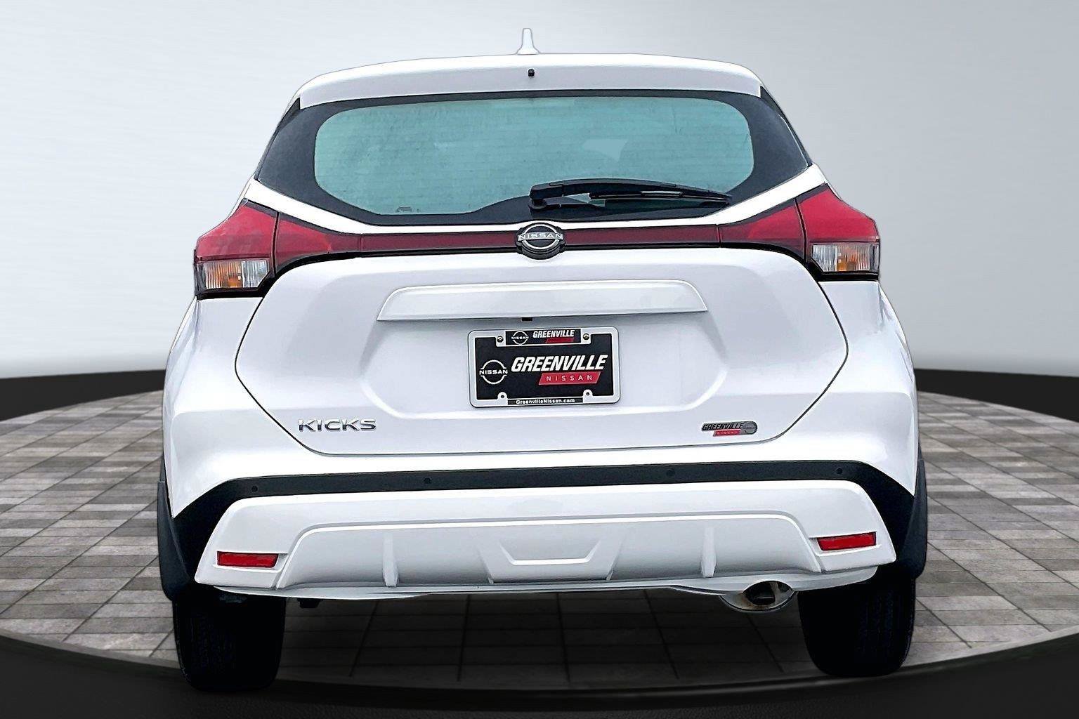 Certified 2025 Nissan Kicks Play S FWD image 5