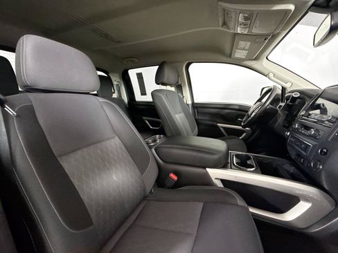 Used 2022 Nissan Titan SV w/ SV Convenience Package RWD image 40