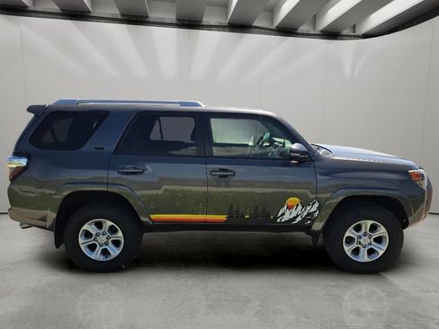 Used 2018 Toyota 4Runner SR5 Premium AWD/4WD image 6