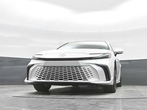 Used 2025 Toyota Camry XSE image 35