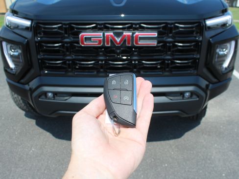New 2025 GMC Canyon Elevation w/ Convenience Package image 50