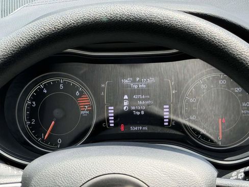 Used 2019 Jeep Cherokee Latitude w/ Popular Appearance Group AWD/4WD image 18