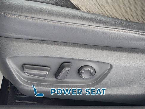 Used 2020 Toyota Camry XLE FWD image 15
