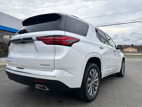 Used 2023 Chevrolet Traverse Premier image 11