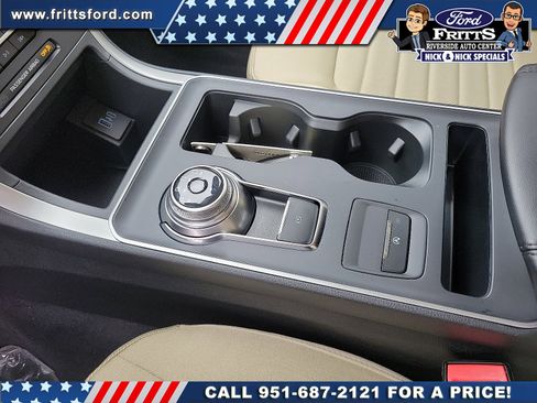 Certified 2024 Ford Edge SE w/ Black Appearance Package image 8