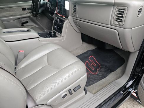Used 2003 GMC Sierra 1500 SLT w/ SLT Preferred Equipment Group AWD/4WD image 19