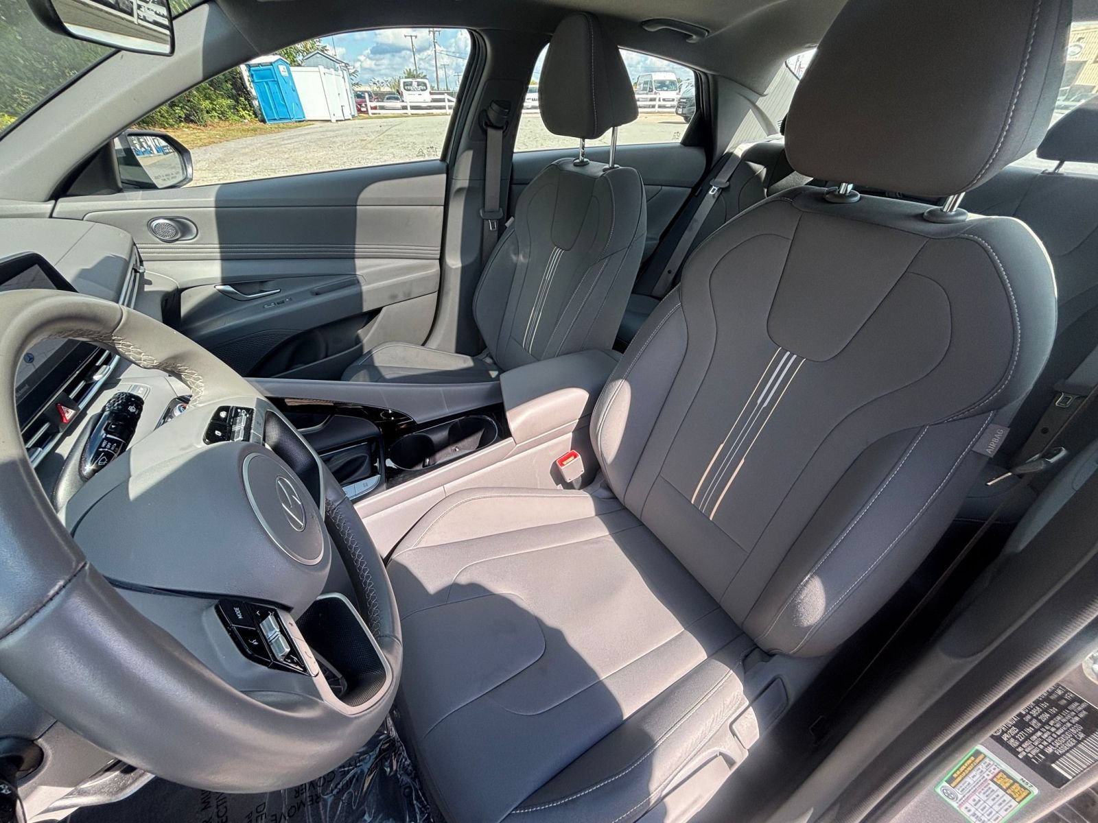Used 2025 Hyundai Elantra SEL FWD image 37