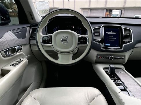 Used 2023 Volvo XC90 B6 Plus w/ Protection Package Premier image 8