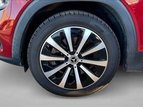 Used 2021 Mercedes-Benz GLB 250 4MATIC image 10