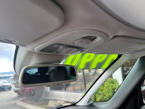 Used 2014 FIAT 500L Lounge w/ Mutually Exclusive Package image 19