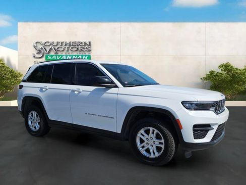 Used 2023 Jeep Grand Cherokee Laredo w/ Luxury Tech Group I AWD/4WD image 7