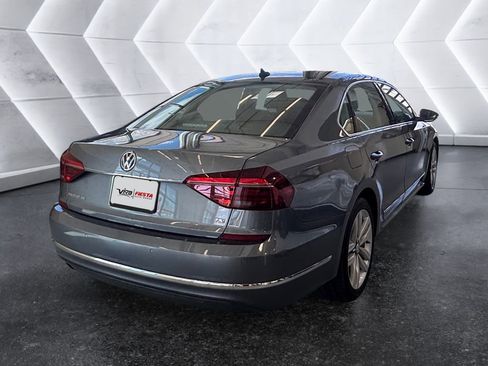 Used 2017 Volkswagen Passat 1.8T SE image 4