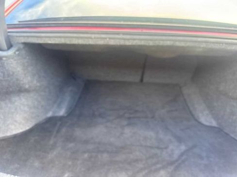 Used 2018 Chrysler 300 Limited w/ Safetytec Plus Group RWD image 16