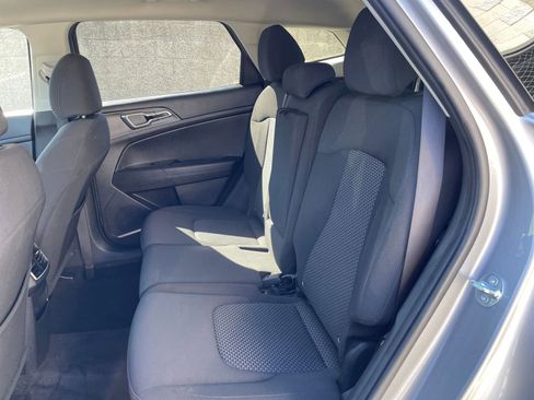 Used 2025 Kia Sportage LX image 29