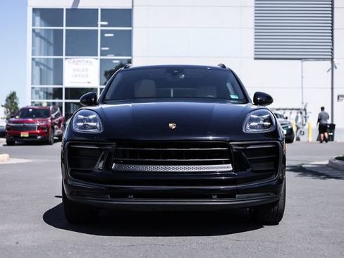 Used 2022 Porsche Macan AWD/4WD image 8