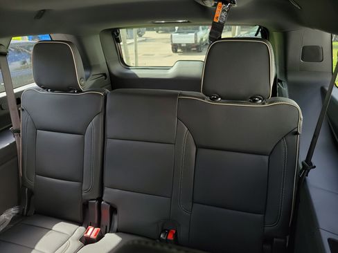New 2026 GMC Yukon XL Elevation image 13