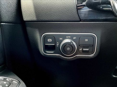 Certified 2023 Mercedes-Benz GLA 250 image 35