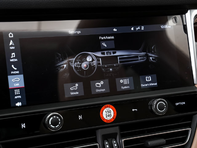 Certified 2026 Porsche Macan AWD/4WD image 19