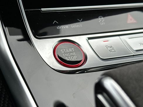 Used 2024 Audi RS Q8 AWD/4WD image 22