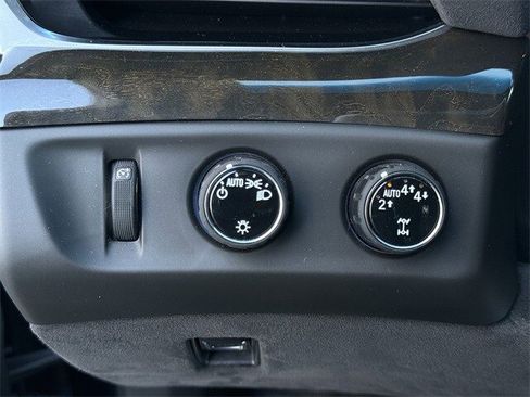 Used 2020 Cadillac Escalade Platinum image 22