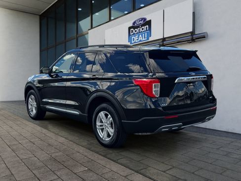 Used 2023 Ford Explorer XLT w/ Equipment Group 202A AWD/4WD image 5