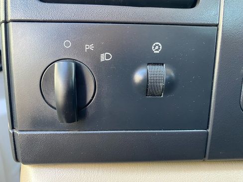 Used 2005 Ford F350 165 W.B. 2D image 15