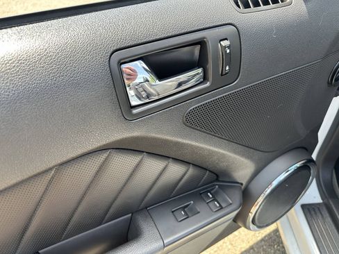 Used 2014 Ford Mustang GT Premium RWD image 18