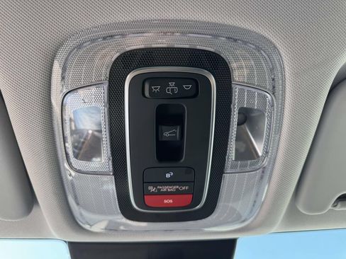 Used 2024 Hyundai Kona Limited AWD/4WD image 35