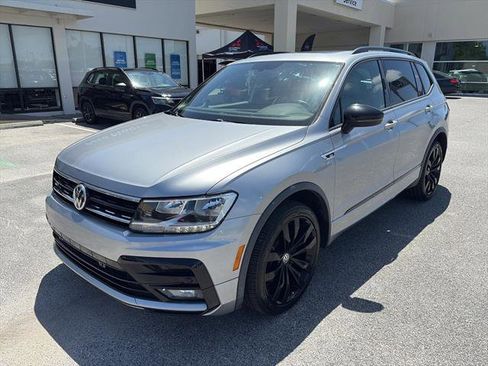 Used 2021 Volkswagen Tiguan SE R-Line image 2