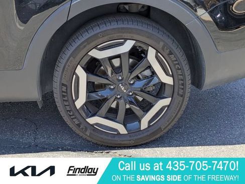 Certified 2023 Kia Telluride EX w/ EX Captain's Chair Package AWD/4WD image 12