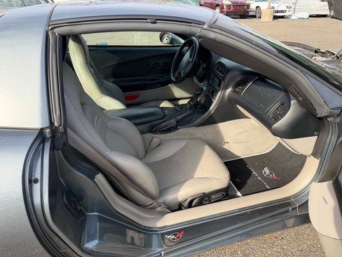 Used 2003 Chevrolet Corvette Coupe w/ Preferred Equipment Group image 32