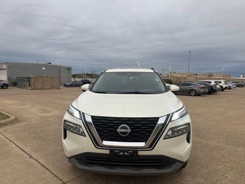Certified 2023 Nissan Rogue SV image 4