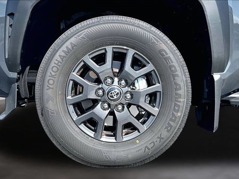 Used 2026 Toyota 4Runner SR5 AWD/4WD image 9