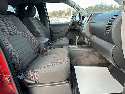 Used 2016 Nissan Frontier SV image 13