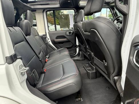 Certified 2025 Jeep Wrangler Unlimited Rubicon AWD/4WD image 25