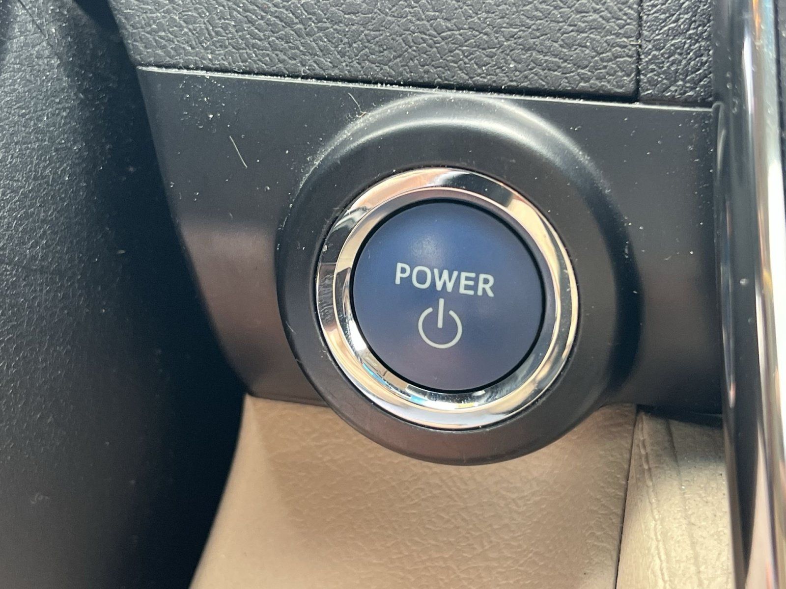 Used 2014 Toyota Camry XLE w/ Leather Package FWD image 27