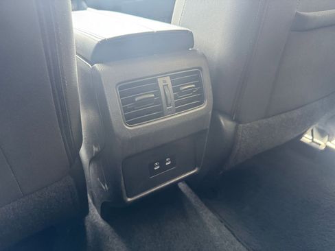 Used 2025 Nissan Rogue SV FWD image 24