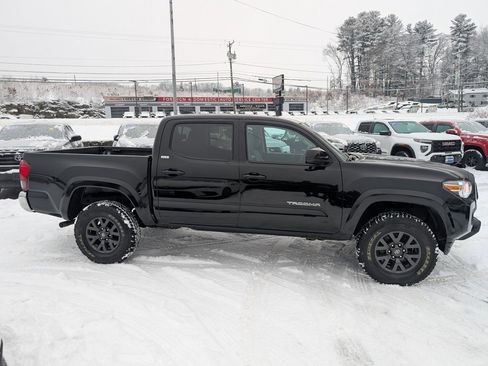 Certified 2023 Toyota Tacoma SR5 image 9