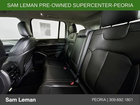 Used 2024 Jeep Grand Cherokee Limited image 25