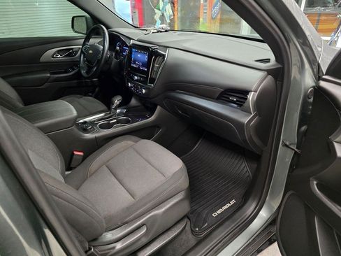 Used 2023 Chevrolet Traverse LT FWD image 32