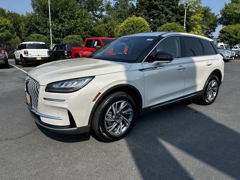 Certified 2024 Lincoln Corsair AWD w/ Equipment Group 101A image 9