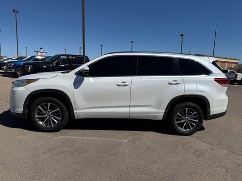 Used 2018 Toyota Highlander XLE image 10