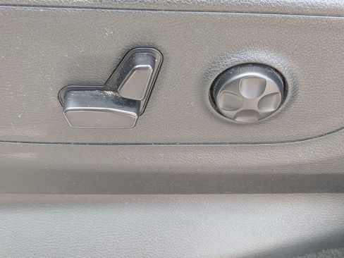 Used 2021 RAM 1500 Big Horn RWD image 21