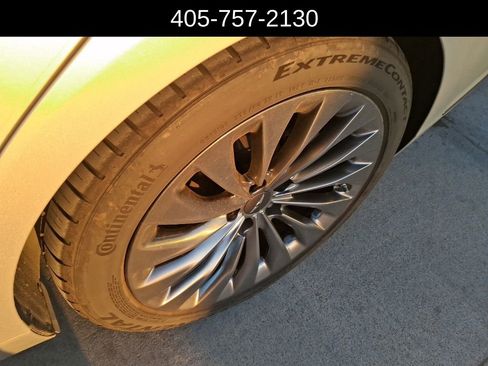 Used 2018 Genesis G90 5.0 Ultimate image 18