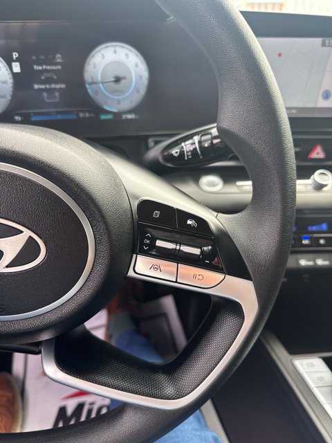 Used 2024 Hyundai Elantra SEL FWD image 27