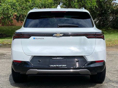 Used 2025 Chevrolet Equinox EV LT image 8