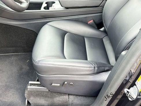 Used 2024 Tesla Model Y Long Range image 24