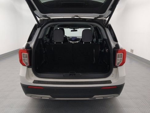 Used 2022 Ford Explorer XLT w/ Equipment Group 202A image 29